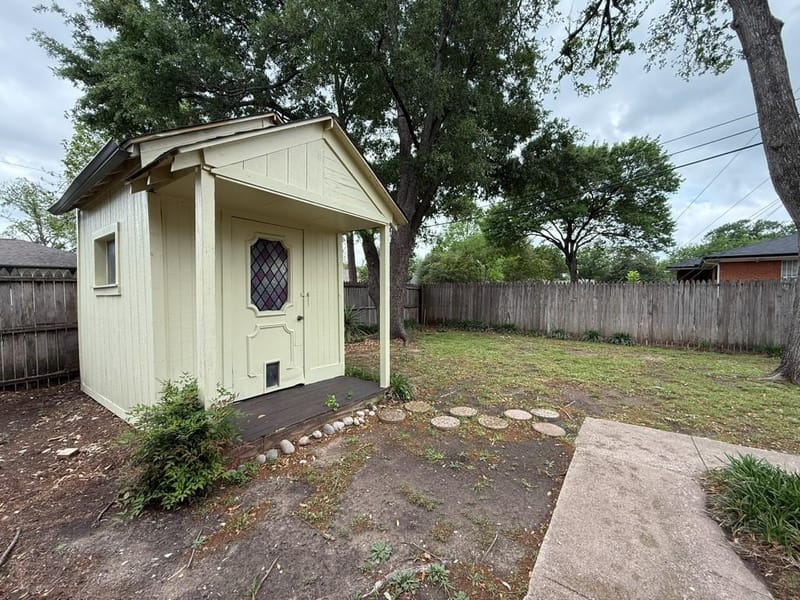 2424 Dorrington Drive, Dallas TX 75228 - Photo 23