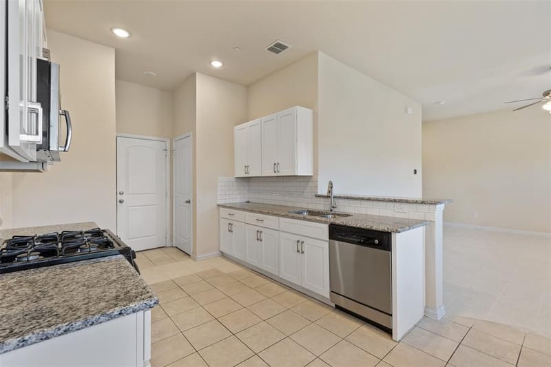 1904 Bethlehem Street, Irving TX 75061 - Photo 14