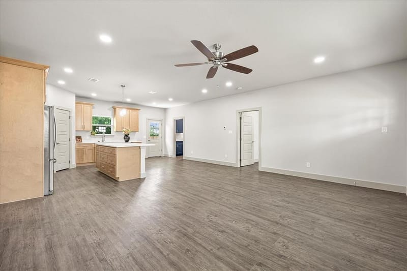 108 S Manson Street, Wolfe City TX 75496 - Photo 9