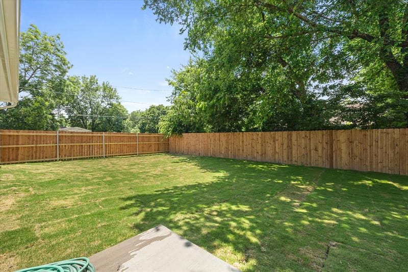 108 S Manson Street, Wolfe City TX 75496 - Photo 18