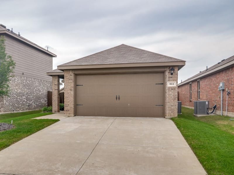 911 Corral Street, Royse City TX 75189 - Photo 2