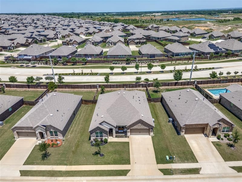 10121 Table Bluff Street, Aubrey TX 76227 - Photo 13