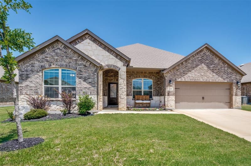10121 Table Bluff Street, Aubrey TX 76227