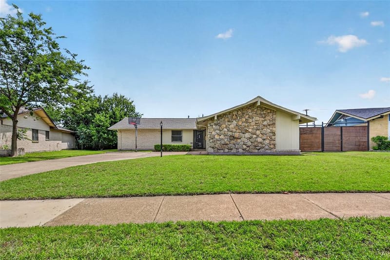 1744 Gross Road, Dallas TX 75228