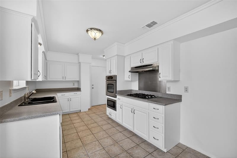 1744 Gross Road, Dallas TX 75228 - Photo 7