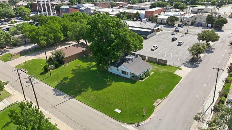 218 W Worth Street, Grapevine TX 76051 - Photo 17