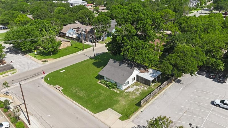 218 W Worth Street, Grapevine TX 76051 - Photo 18