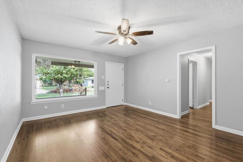 2129 Gaylord Drive, Dallas TX 75227 - Photo 7