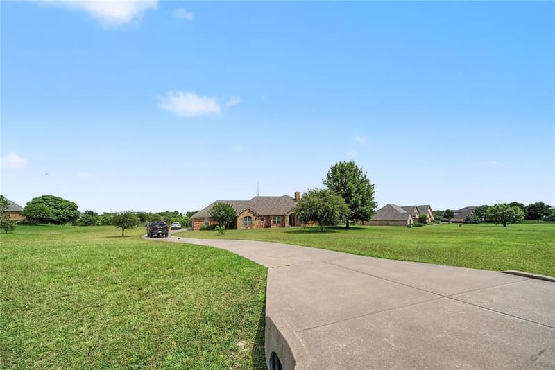 130 Aledo Grove Court, Fort Worth TX 76126 - Photo 4