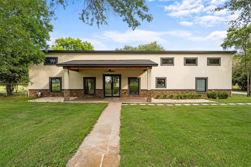1215 E Stegall Road, Robinson TX 76706