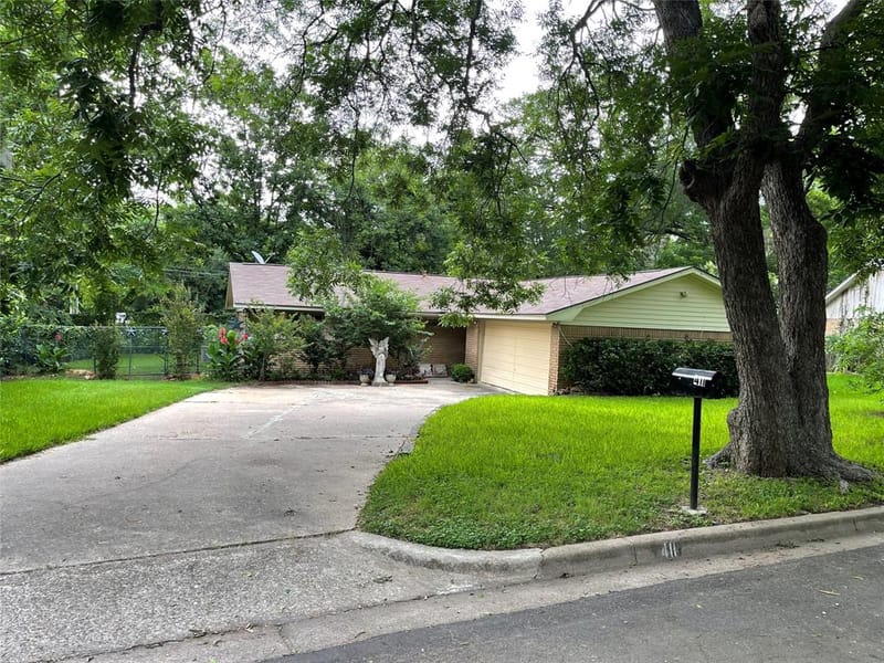 411 Brookwood Drive, Woodway TX 76712