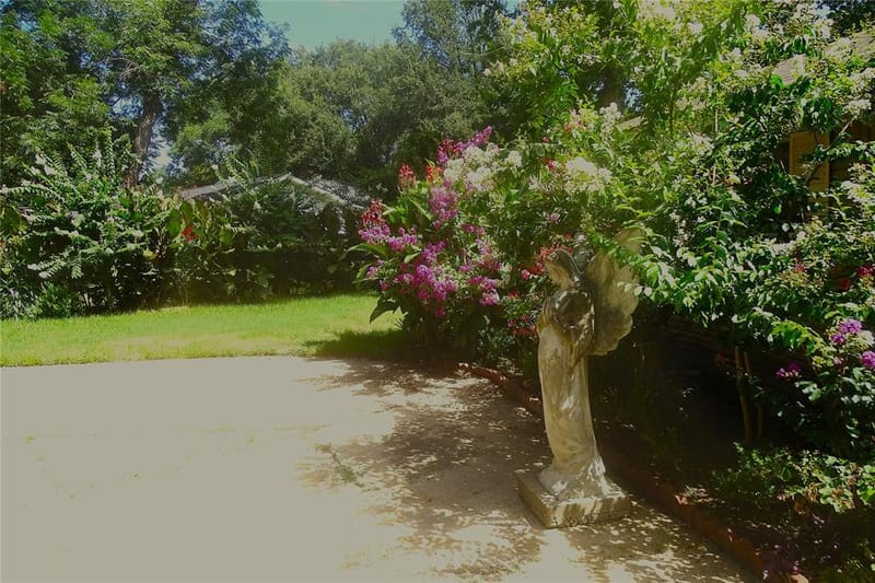 411 Brookwood Drive, Woodway TX 76712 - Photo 4