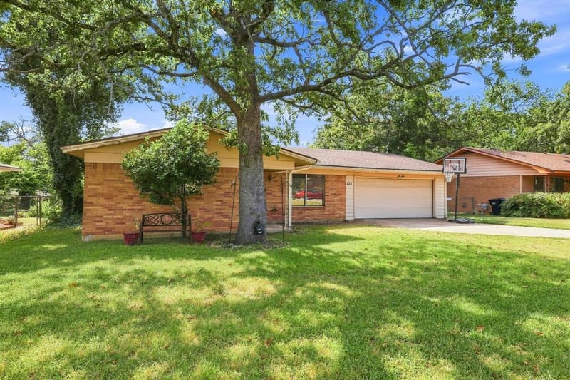 121 S Imperial Drive, Denison TX 75020 - Photo 4