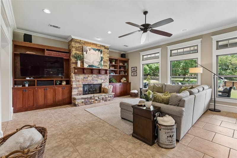 206 Rodeo Drive, Azle TX 76020 - Photo 10