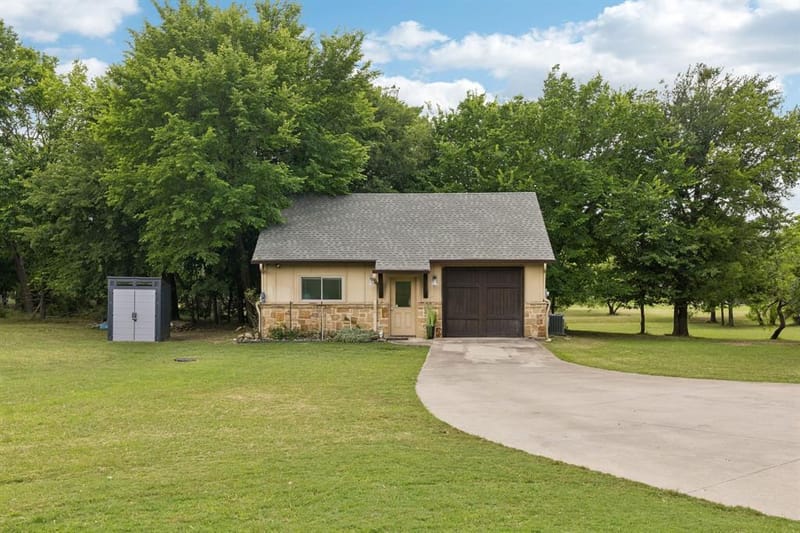 206 Rodeo Drive, Azle TX 76020 - Photo 35