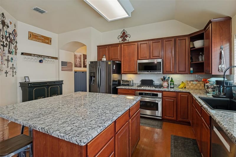 2847 Tranquilo, Grand Prairie TX 75054 - Photo 6