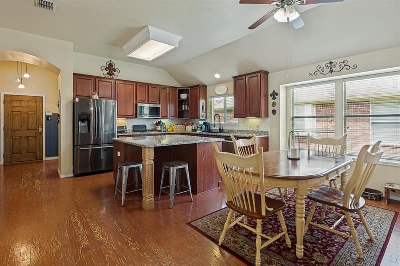 2847 Tranquilo, Grand Prairie TX 75054 - Photo 4