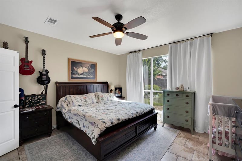 517 Crawford Drive, Burleson TX 76028 - Photo 13