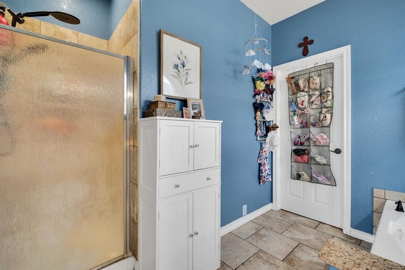 517 Crawford Drive, Burleson TX 76028 - Photo 17