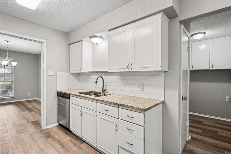 2728 Jewell Drive, Arlington TX 76016 - Photo 6