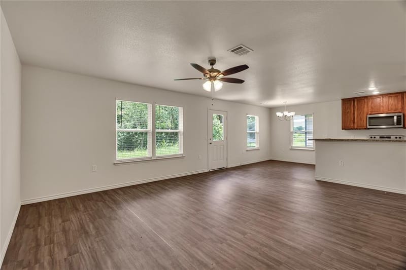 636 Crockett Drive, Cleburne TX 76031 - Photo 6