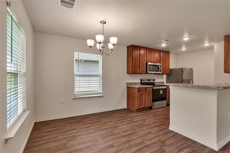 636 Crockett Drive, Cleburne TX 76031 - Photo 9