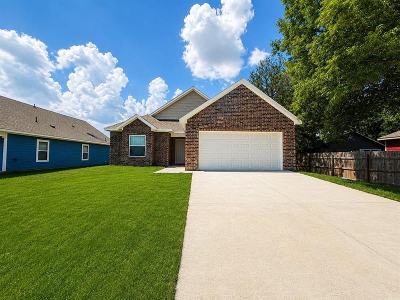 600 Crockett Drive, Cleburne TX 76033 - Photo 3