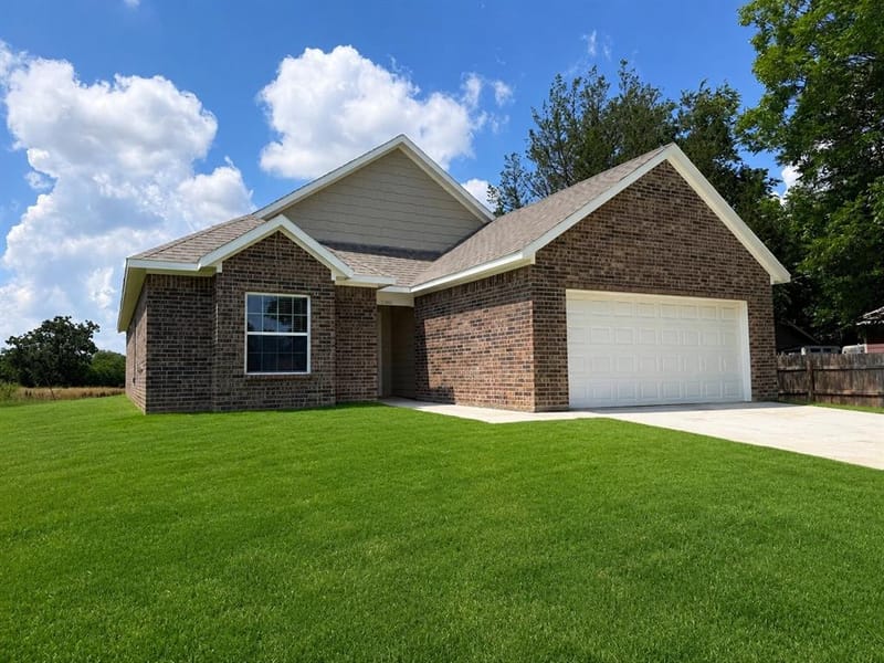 600 Crockett Drive, Cleburne TX 76033