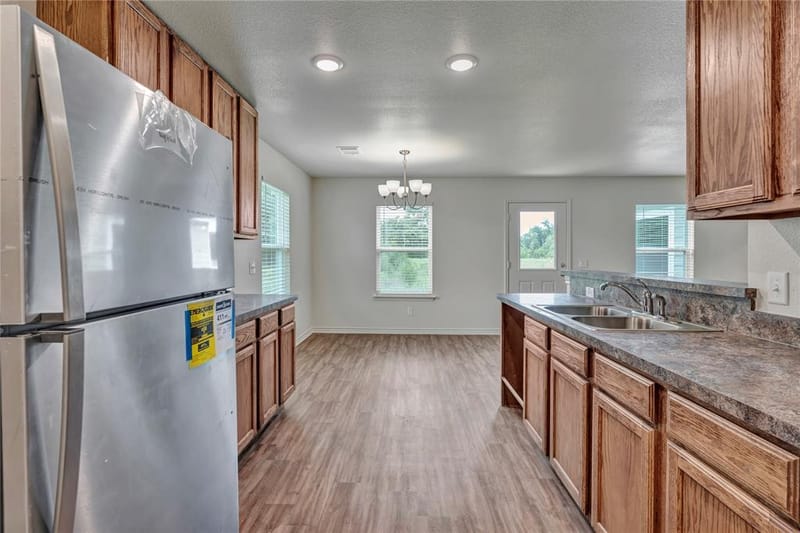 624 Crockett Drive, Cleburne TX 76033 - Photo 13