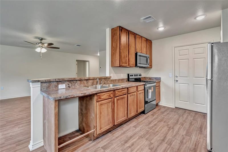 624 Crockett Drive, Cleburne TX 76033 - Photo 12