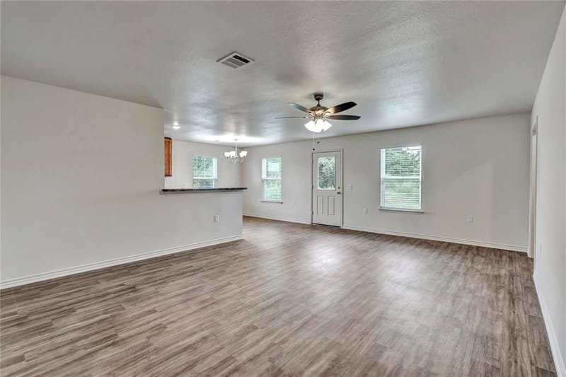 624 Crockett Drive, Cleburne TX 76033 - Photo 7