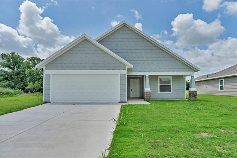 624 Crockett Drive, Cleburne TX 76033 - Photo 5