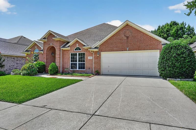 4312 Wyndham Drive, Fort Worth TX 76244 - Photo 4