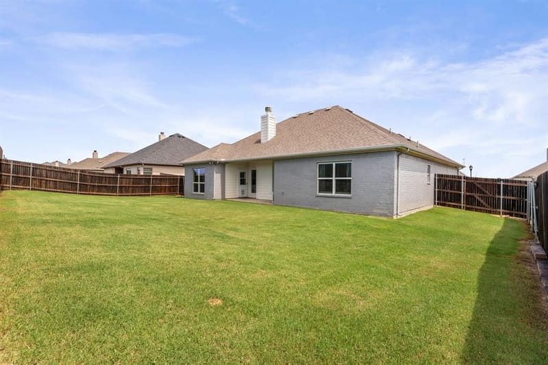 219 Bayless Avenue, Godley TX 76044 - Photo 5