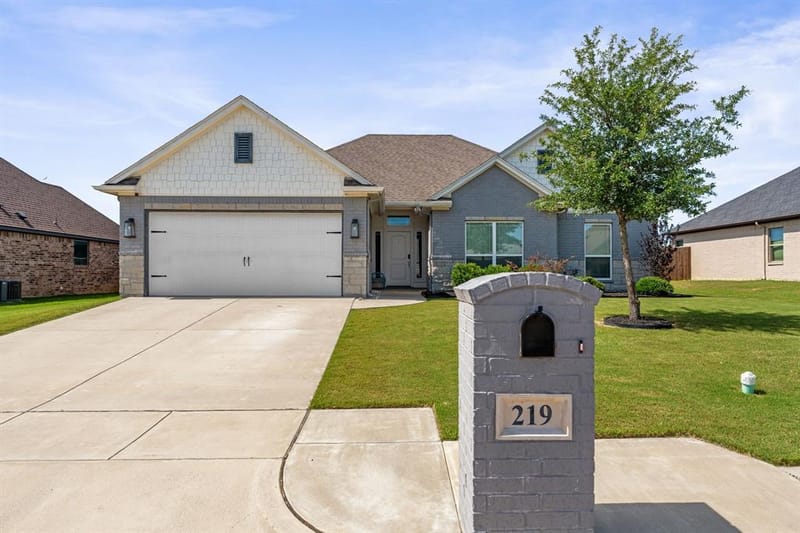 219 Bayless Avenue, Godley TX 76044 - Photo 20
