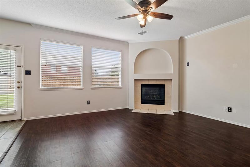 10609 Augusta Lane, Rowlett TX 75089 - Photo 6