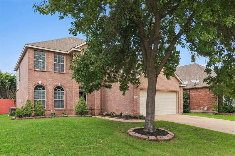 10609 Augusta Lane, Rowlett TX 75089 - Photo 3