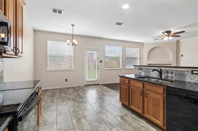 10609 Augusta Lane, Rowlett TX 75089 - Photo 11