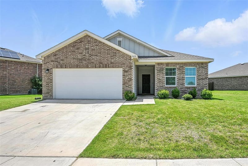 1637 Escondido Drive, Fort Worth TX 76052 - Photo 2