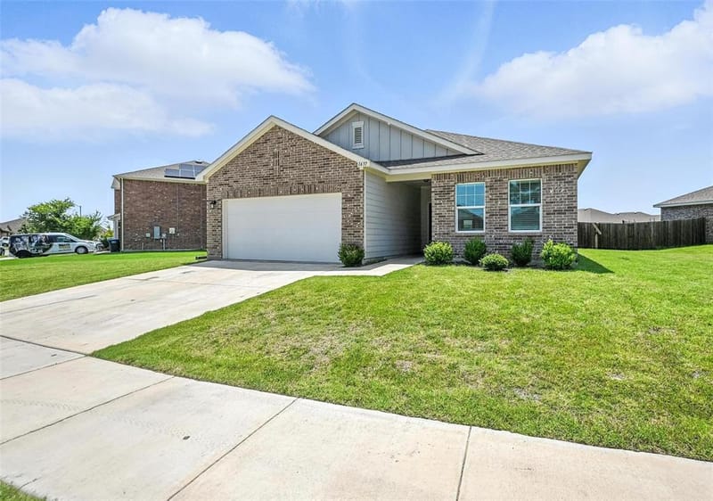 1637 Escondido Drive, Fort Worth TX 76052