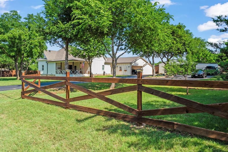 518 E College Street, Gunter TX 75058 - Photo 3