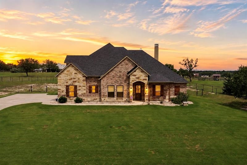 115 Trace Drive, Weatherford TX 76087