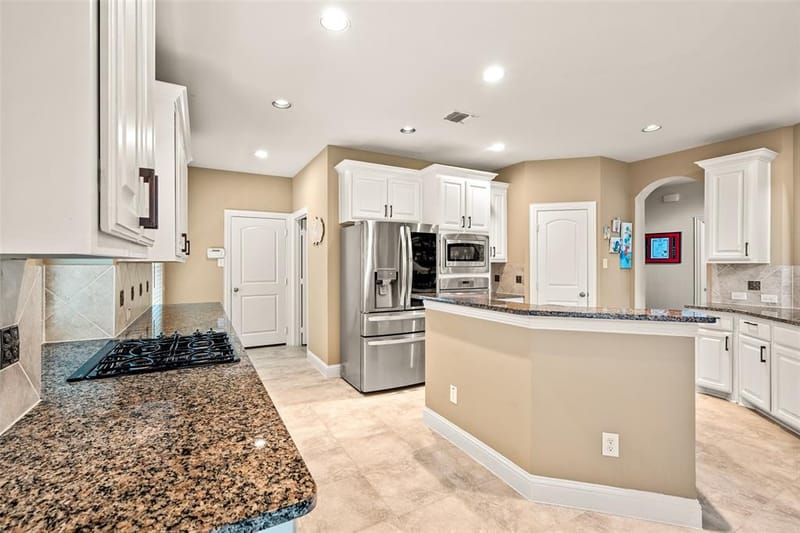 8255 Lindsay Gardens, The Colony TX 75056 - Photo 17