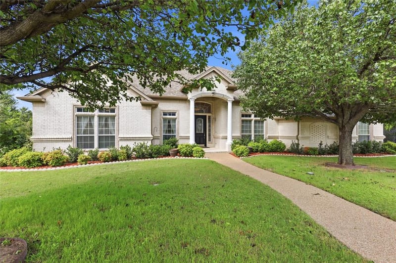 8804 Summit Point Court, Fort Worth TX 76179 - Photo 2