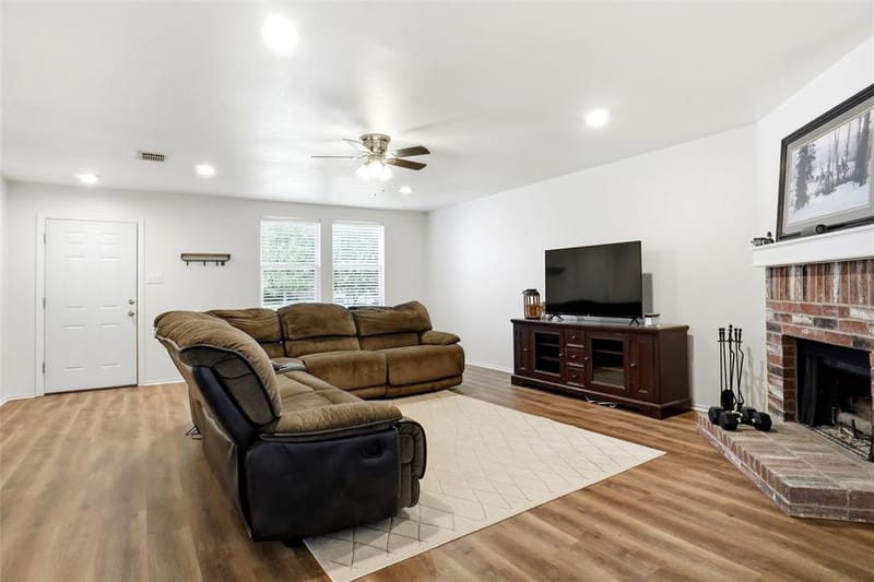 1701 Creek Bend Lane, Little Elm TX 75068 - Photo 7