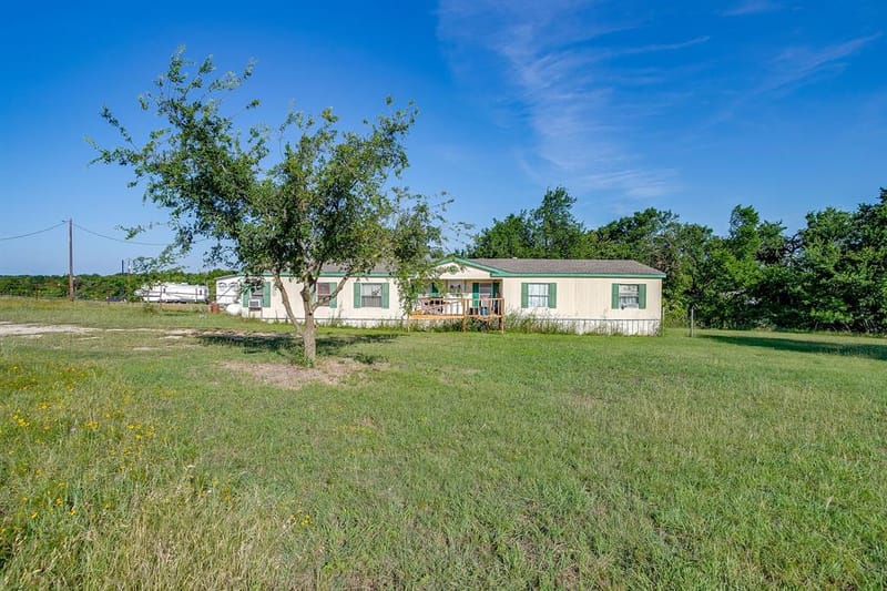 127 Lelon Lane, Springtown TX 76082 - Photo 6