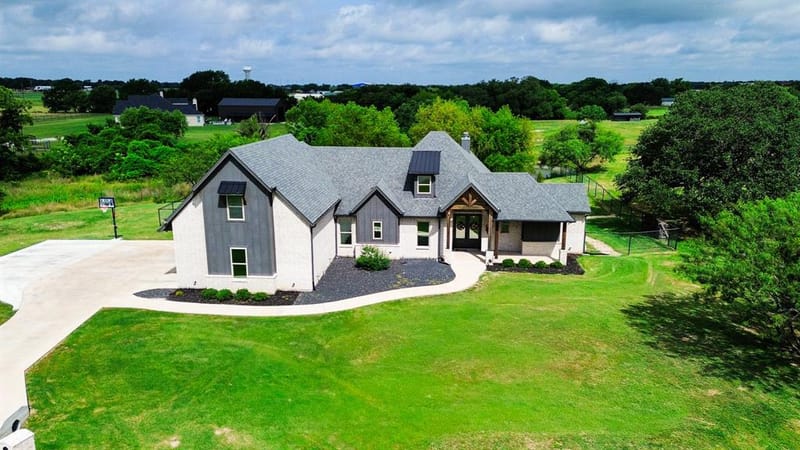 401 Spring Valley Road, Weatherford TX 76087