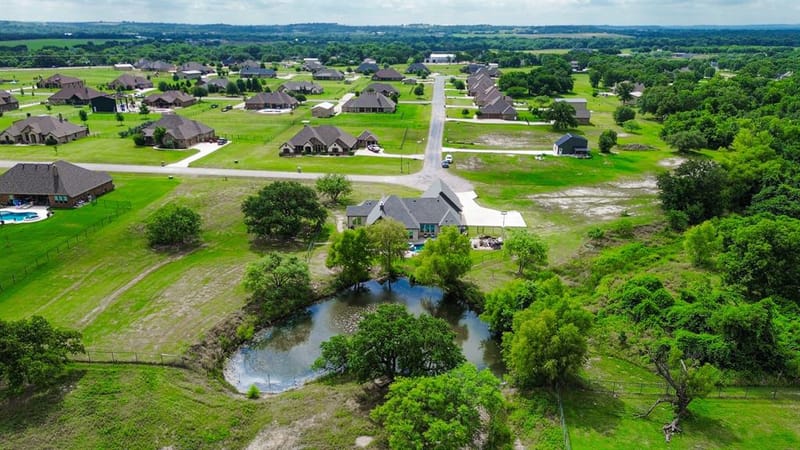401 Spring Valley Road, Weatherford TX 76087 - Photo 4