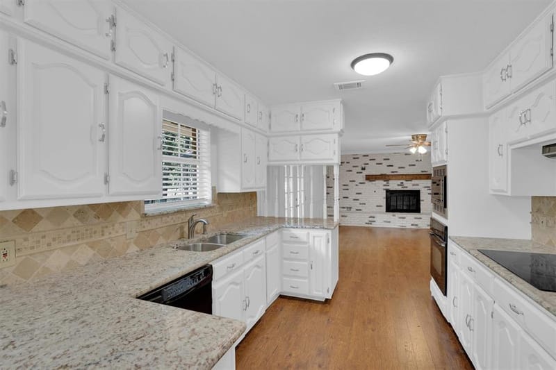 638 Arawe Circle E, Irving TX 75060 - Photo 7