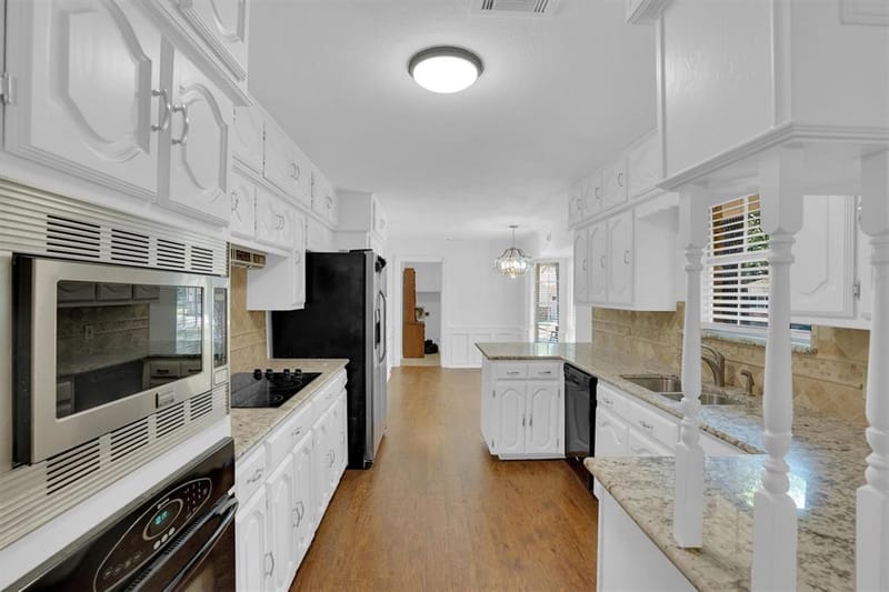 638 Arawe Circle E, Irving TX 75060 - Photo 5
